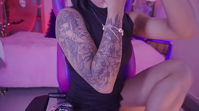 madelyn rose  online show from October 31, 2:52 am