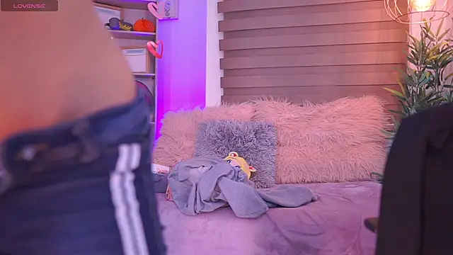 madelyn rose  online show from September 12, 2:01 am