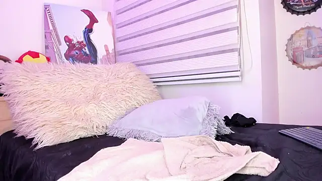 madelyn rose  online show from March 1, 8:23 am