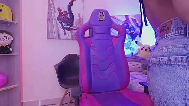 madelyn rose  online show from March 27, 6:09 pm