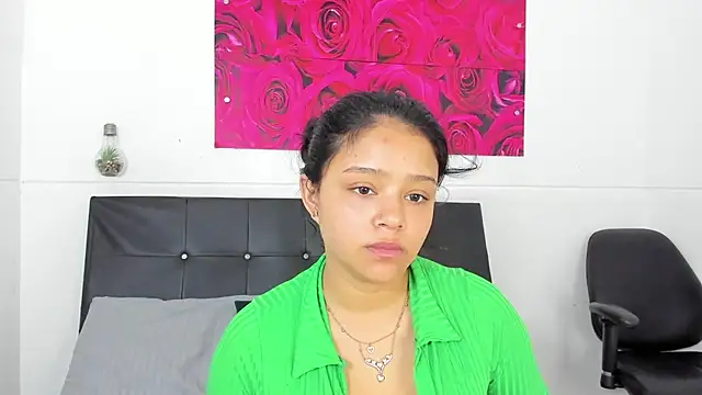 Tiffanny Rose  online show from December 14, 6:30 pm