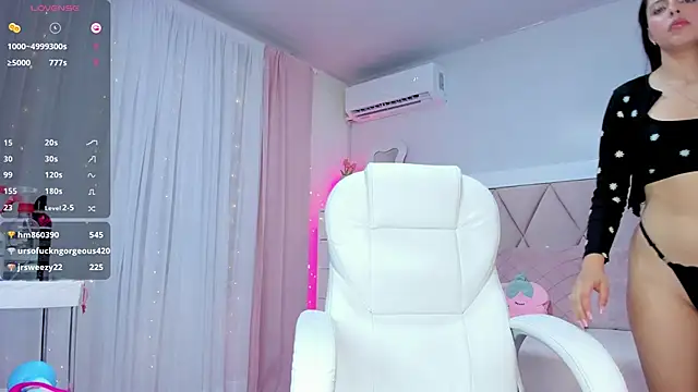 Snapshot of ania_sweet18 chatting on February 26, 3:46 am ania sweet18 online show from February 26, 3:46 am