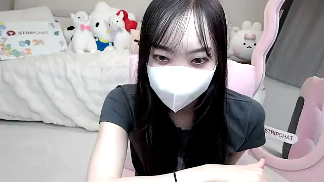 Snapshot of momo_room chatting on September 29, 10:44 am momo room online show from September 29, 10:44 am