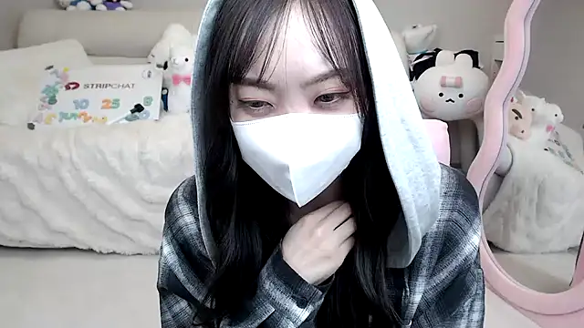 momo room online show from October 25, 2:07 pm