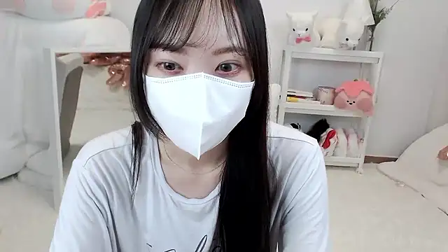 momo room online show from May 30, 6:42 am