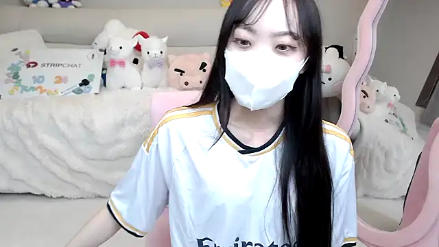 momo room online show from October 24, 10:47 am