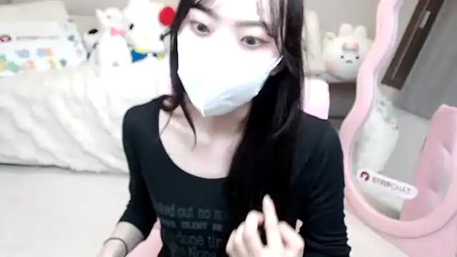 Snapshot of momo_room chatting on October 2, 11:02 am momo room online show from October 2, 11:02 am