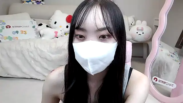 Snapshot of momo_room chatting on September 23, 11:39 am momo room online show from September 23, 11:39 am