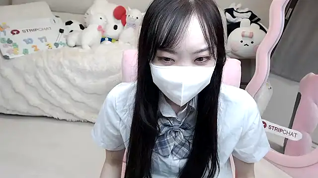 Snapshot of momo_room chatting on October 17, 10:39 am momo room online show from October 17, 10:39 am