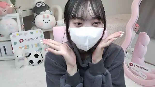 Snapshot of momo_room chatting on January 30, 10:40 am momo room online show from January 30, 10:40 am