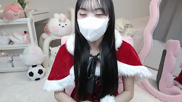 Snapshot of momo_room chatting on December 21, 4:09 am momo room online show from December 21, 4:09 am