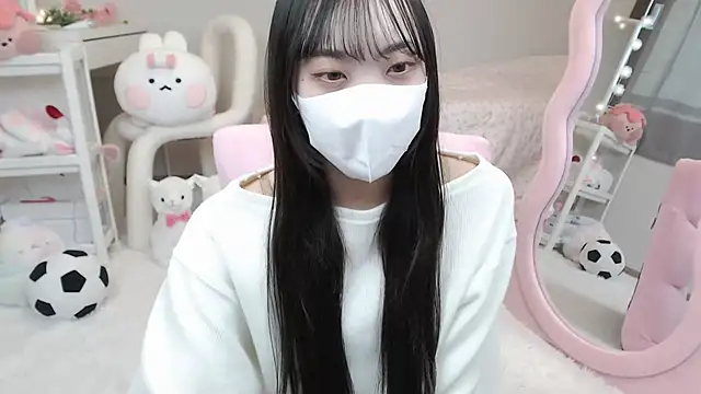 Snapshot of momo_room chatting on January 2, 6:07 am momo room online show from January 2, 6:07 am