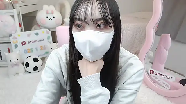 Snapshot of momo_room chatting on January 26, 9:40 am momo room online show from January 26, 9:40 am