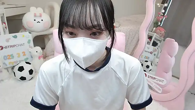 Snapshot of momo_room chatting on March 2, 4:07 am momo room online show from March 2, 4:07 am