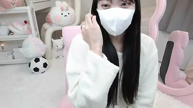 Snapshot of momo_room chatting on December 19, 10:02 am momo room online show from December 19, 10:02 am