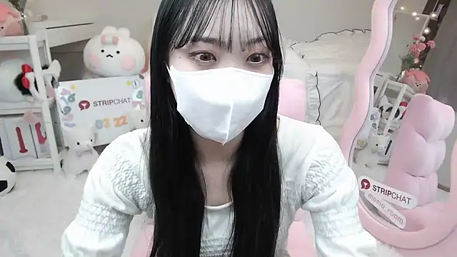 Snapshot of momo_room chatting on March 22, 10:28 am momo room online show from March 22, 10:28 am