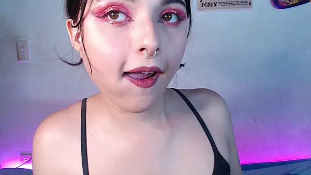 Snapshot of elizabethtaylorxxx chatting on December 16, 9:41 pm elizabethtaylorxxx online show from December 16, 9:41 pm