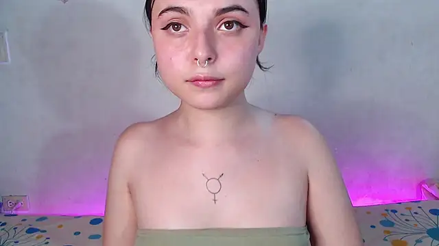 Snapshot of elizabethtaylorxxx chatting on January 9, 12:03 am elizabethtaylorxxx online show from January 9, 12:03 am
