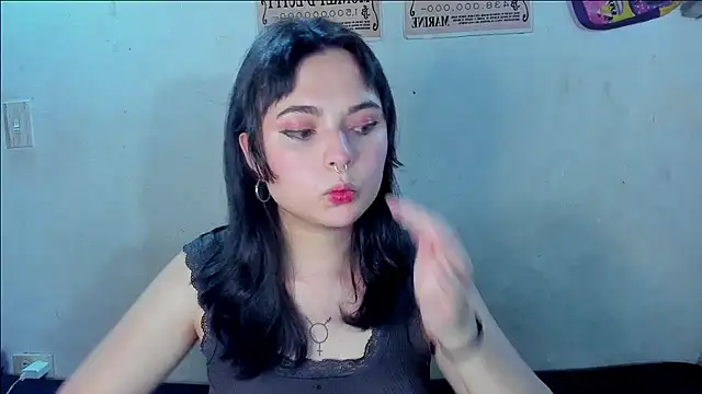 Snapshot of elizabethtaylorxxx chatting on October 26, 12:33 am elizabethtaylorxxx online show from October 26, 12:33 am