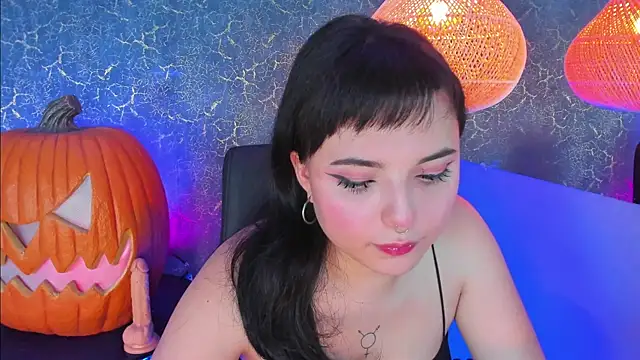 Snapshot of elizabethtaylorxxx chatting on November 2, 6:13 pm elizabethtaylorxxx online show from November 2, 6:13 pm