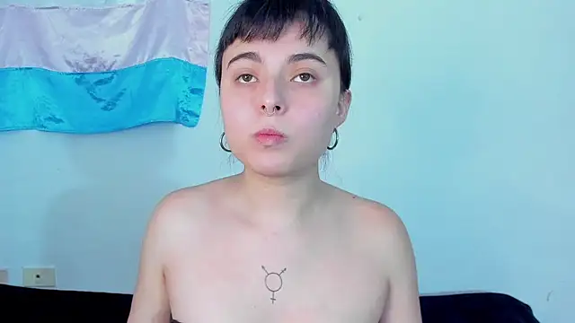 Snapshot of elizabethtaylorxxx chatting on November 30, 9:04 pm elizabethtaylorxxx online show from November 30, 9:04 pm