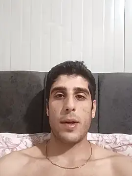 arenn1997 online show from May 2, 12:16 am