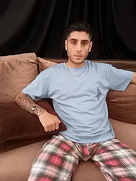 arenn1997 online show from November 11, 12:11 pm