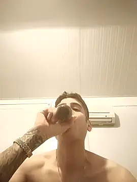 arenn1997 online show from November 18, 10:13 pm