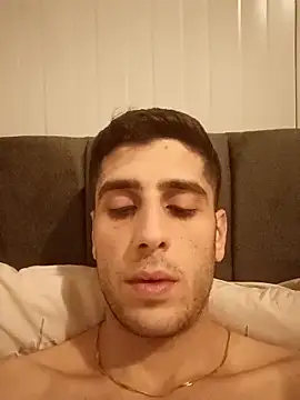 arenn1997 online show from February 24, 10:10 pm