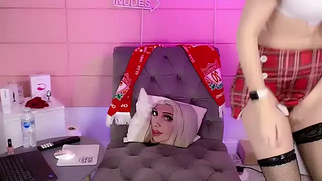 nurse-barbie online show from November 26, 8:42 pm