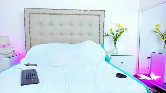 Cataleyalove ADY online show from March 19, 8:20 pm