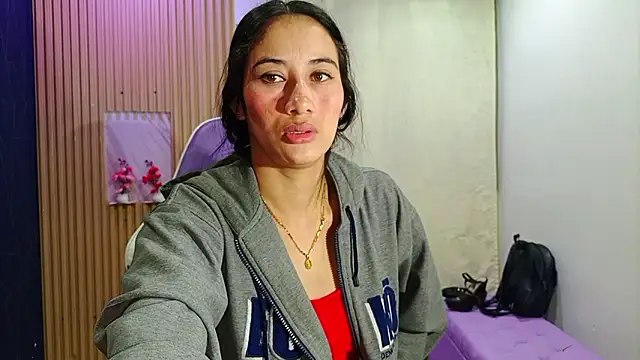 Snapshot of Cataleyalove_ADY chatting on October 25, 8:24 am Cataleyalove ADY online show from October 25, 8:24 am