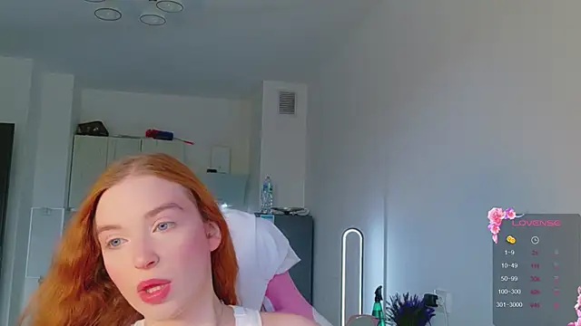 Snapshot of cinnabon_girls chatting on June 4, 2:55 pm cinnabon girls online show from June 4, 2:55 pm