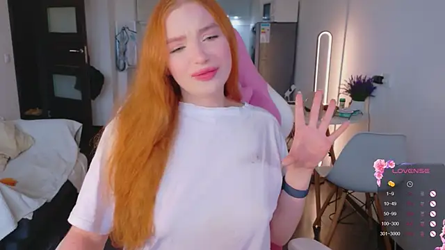 Snapshot of cinnabon_girls chatting on June 24, 12:37 pm cinnabon girls online show from June 24, 12:37 pm