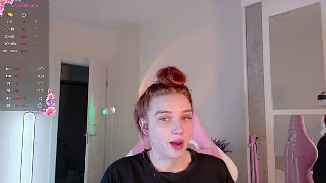 cinnabon girls online show from October 13, 5:09 am