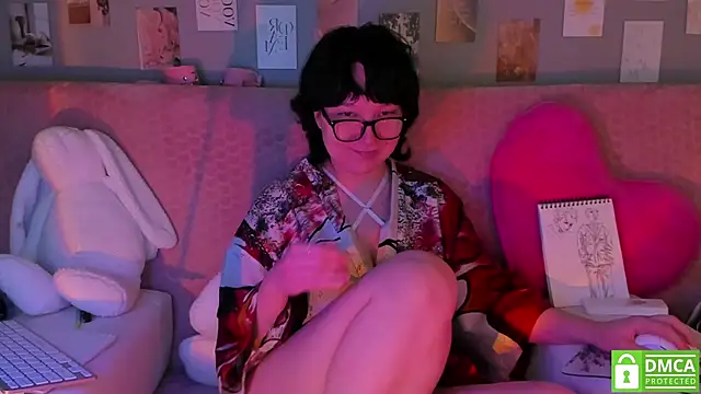 Snapshot of dreamgirllovee chatting on March 15, 3:29 am dreamgirllovee online show from March 15, 3:29 am