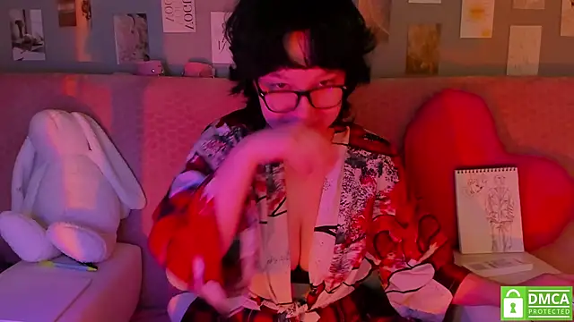 Snapshot of dreamgirllovee chatting on March 14, 12:32 am dreamgirllovee online show from March 14, 12:32 am
