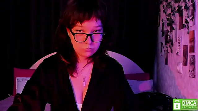 Snapshot of dreamgirllovee chatting on October 1, 3:11 am dreamgirllovee online show from October 1, 3:11 am