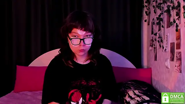 Snapshot of dreamgirllovee chatting on November 21, 3:27 am dreamgirllovee online show from November 21, 3:27 am