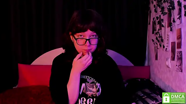 Snapshot of dreamgirllovee chatting on November 26, 11:05 pm dreamgirllovee online show from November 26, 11:05 pm