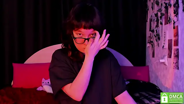 Snapshot of dreamgirllovee chatting on November 6, 11:53 pm dreamgirllovee online show from November 6, 11:53 pm