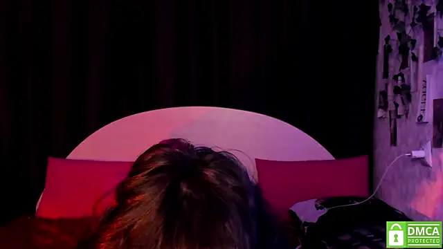 Snapshot of dreamgirllovee chatting on October 24, 10:09 pm dreamgirllovee online show from October 24, 10:09 pm