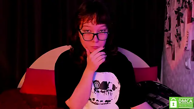 Snapshot of dreamgirllovee chatting on October 27, 2:01 am dreamgirllovee online show from October 27, 2:01 am