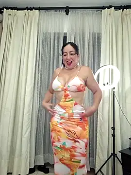Snapshot of viollett_28 chatting on May 24, 11:26 pm viollett 28 online show from May 24, 11:26 pm
