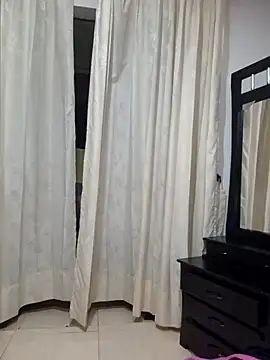 Snapshot of viollett_28 chatting on February 26, 12:52 am viollett 28 online show from February 26, 12:52 am