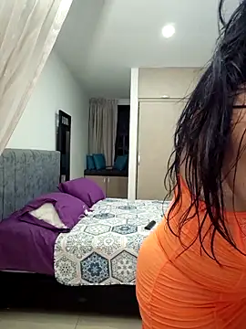 viollett 28 online show from November 28, 11:05 pm