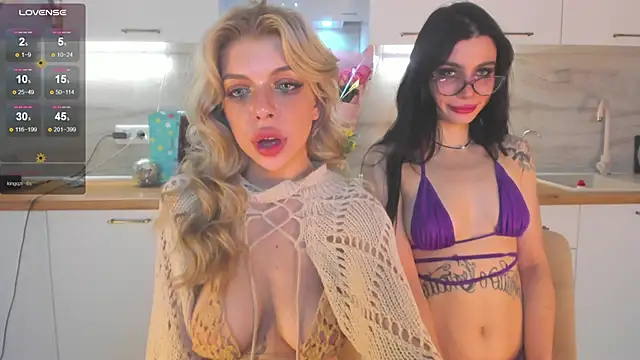 Snapshot of Hannah_Carr chatting on December 24, 11:00 pm Hannah Carr online show from December 24, 11:00 pm