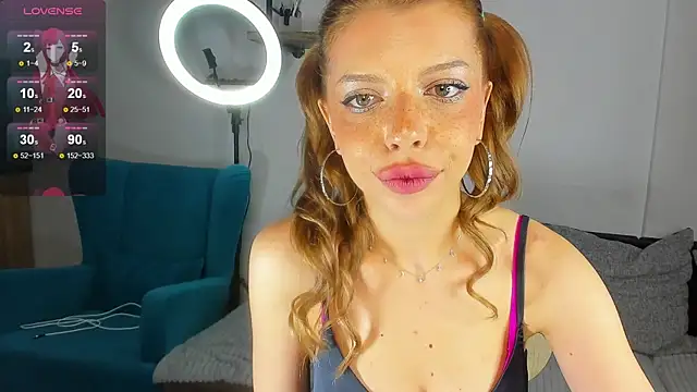 Snapshot of Hannah_Carr chatting on October 5, 7:37 pm Hannah Carr online show from October 5, 7:37 pm