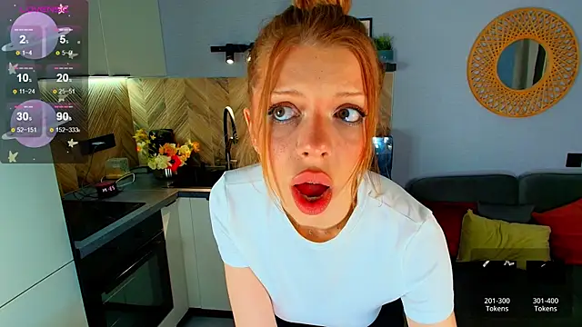 Hannah Carr online show from April 9, 8:15 pm