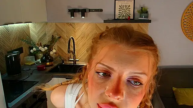 Snapshot of Hannah_Carr chatting on June 12, 2:59 pm Hannah Carr online show from June 12, 2:59 pm